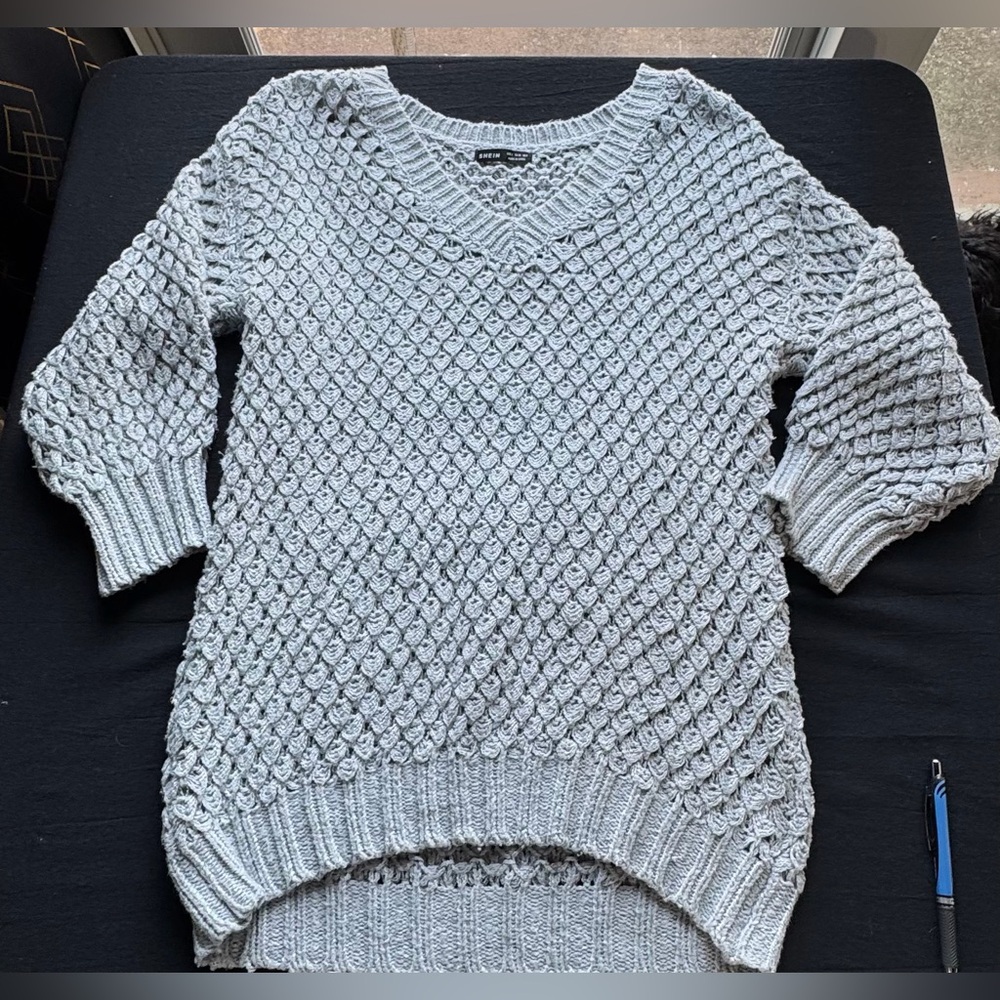 Shein Women’s Light Grey Sweater Size Small